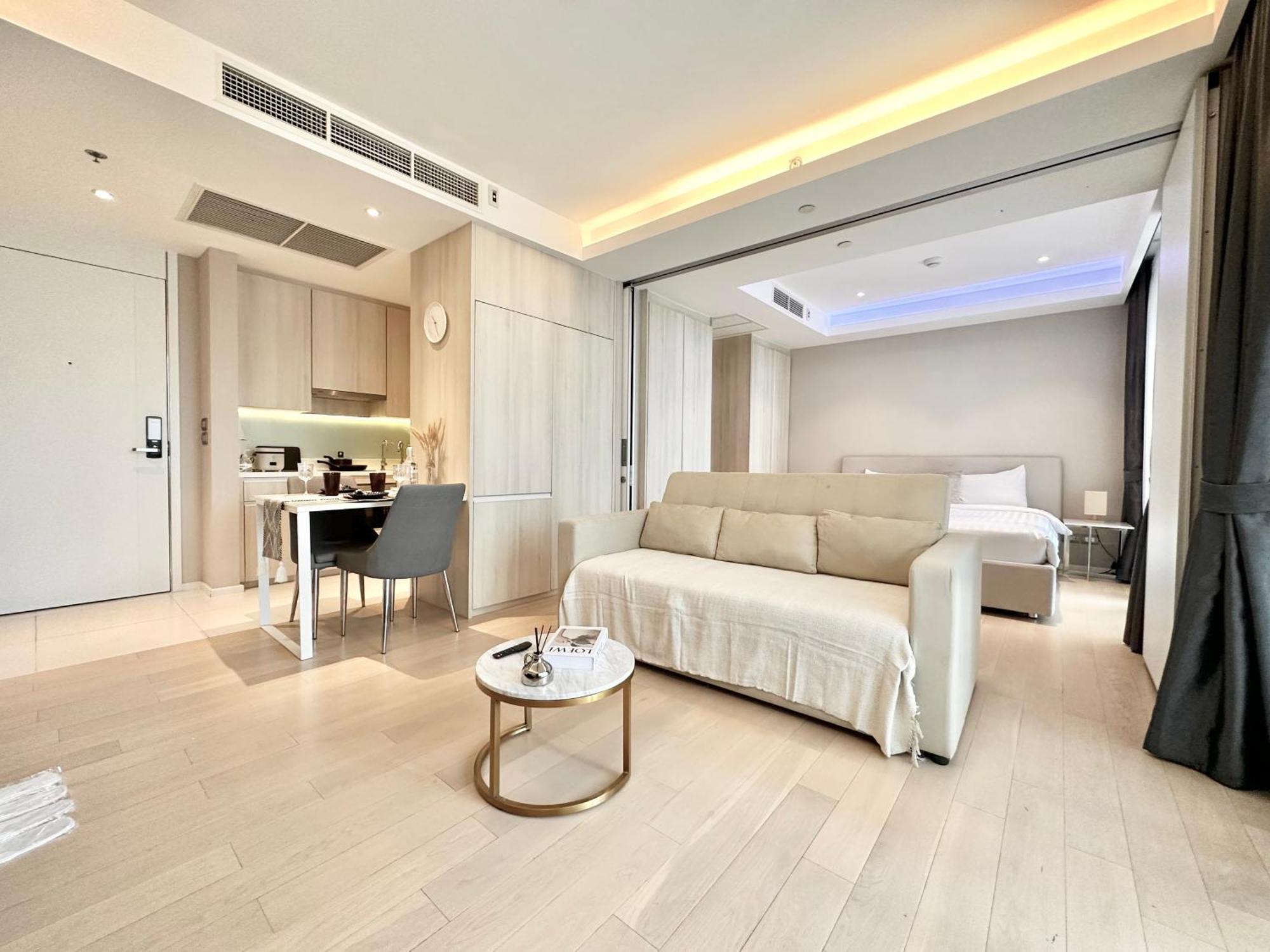 Апартаменти Sukhumvit 11#Luxury#Pool#Gym#Bts Nana&Mrt Sukhumvit#1Br#Max4Ppl Бангкок Екстер'єр фото