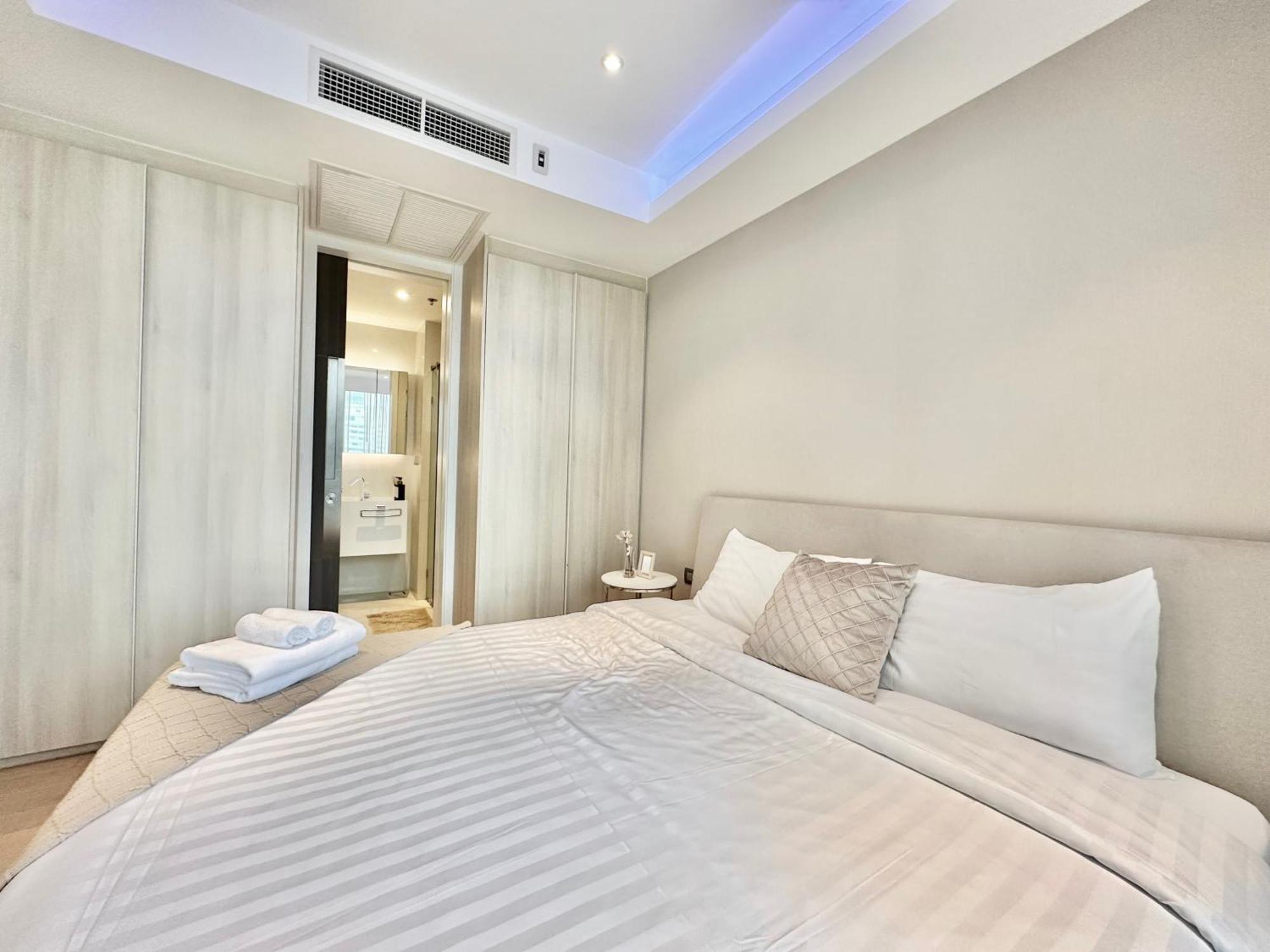 Апартаменти Sukhumvit 11#Luxury#Pool#Gym#Bts Nana&Mrt Sukhumvit#1Br#Max4Ppl Бангкок Екстер'єр фото