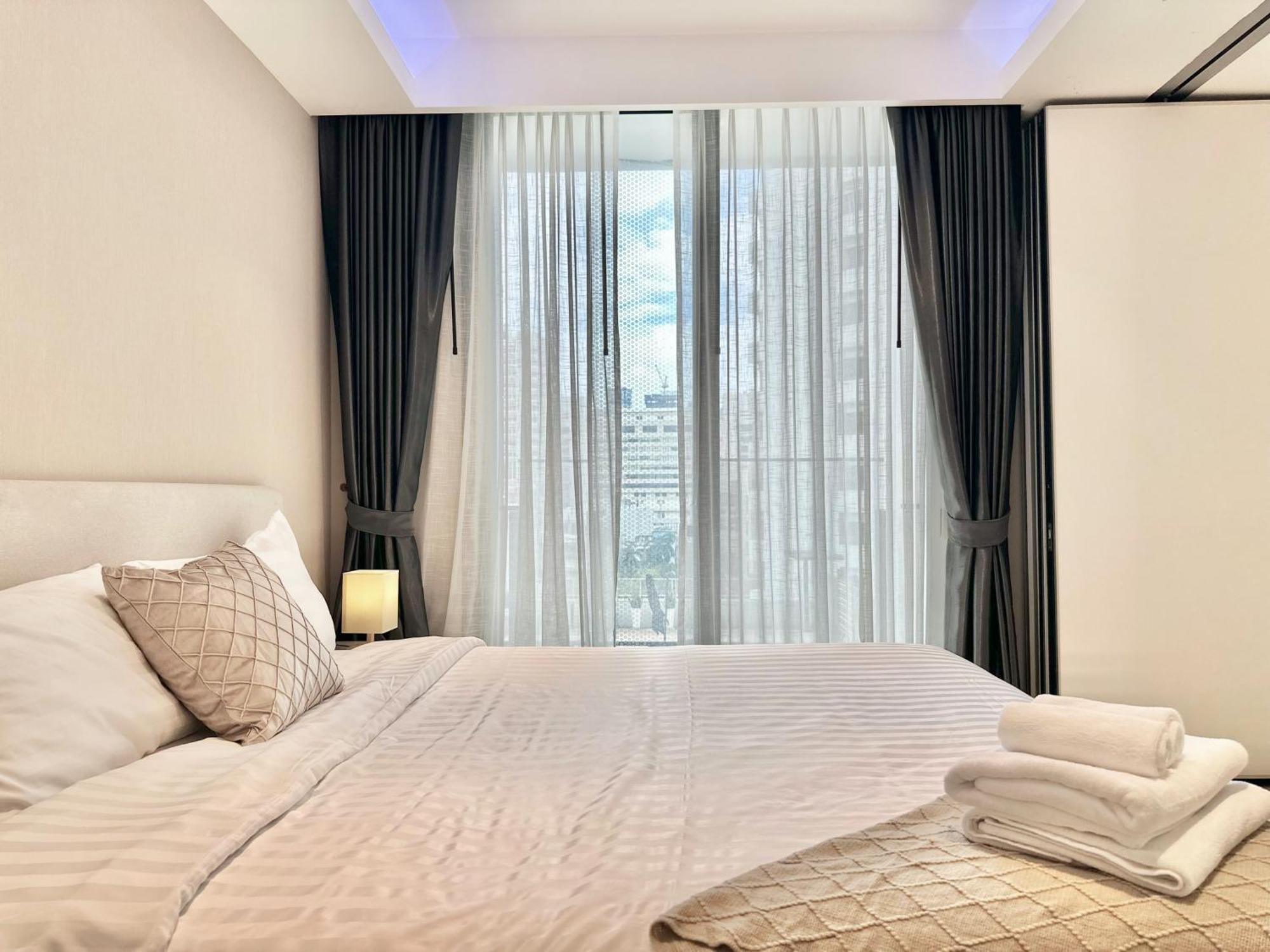 Апартаменти Sukhumvit 11#Luxury#Pool#Gym#Bts Nana&Mrt Sukhumvit#1Br#Max4Ppl Бангкок Екстер'єр фото