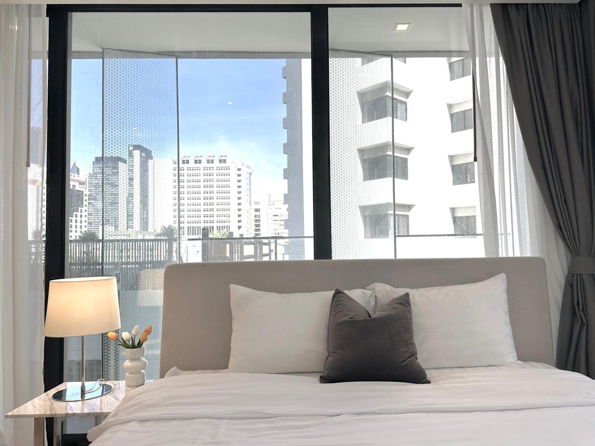 Апартаменти Sukhumvit 11#Luxury#Pool#Gym#Bts Nana&Mrt Sukhumvit#1Br#Max4Ppl Бангкок Екстер'єр фото