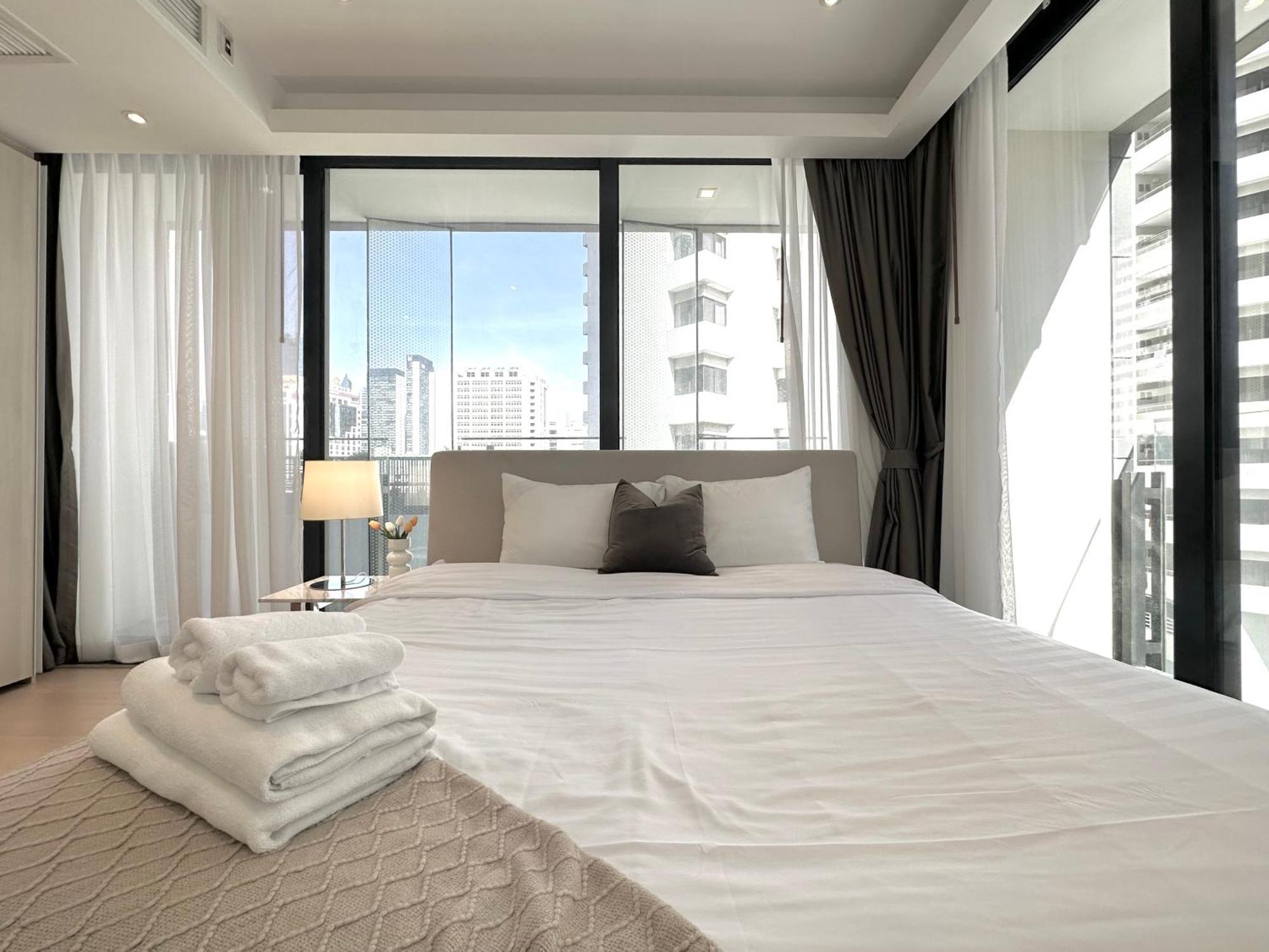Апартаменти Sukhumvit 11#Luxury#Pool#Gym#Bts Nana&Mrt Sukhumvit#1Br#Max4Ppl Бангкок Екстер'єр фото
